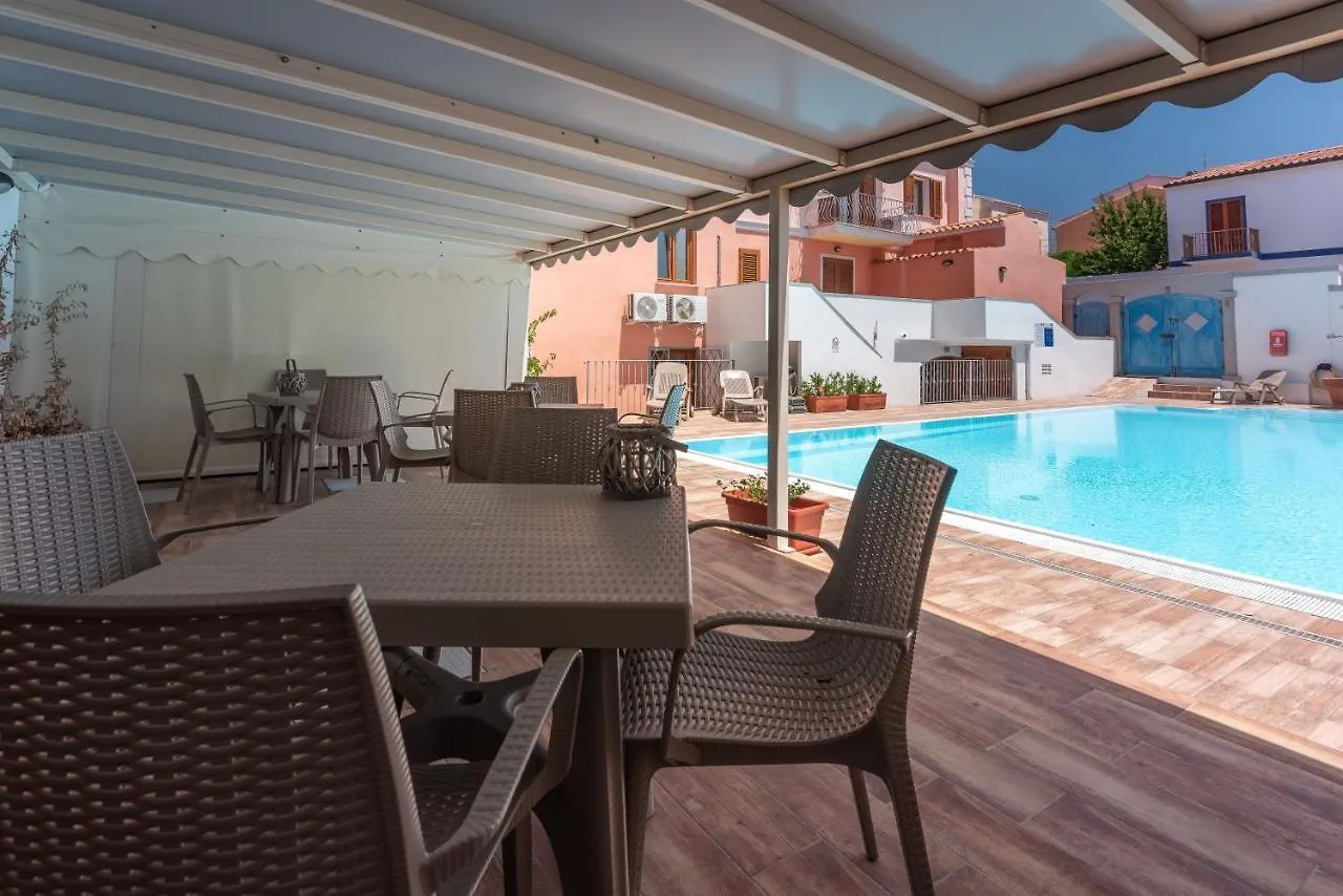 Apartment Relaxing Cristal Blu Studio Sleeps 3 Num1486 Santa Teresa Gallura